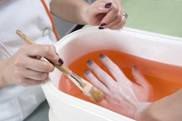Handpflege mit Bienenwachs bei Skinminded